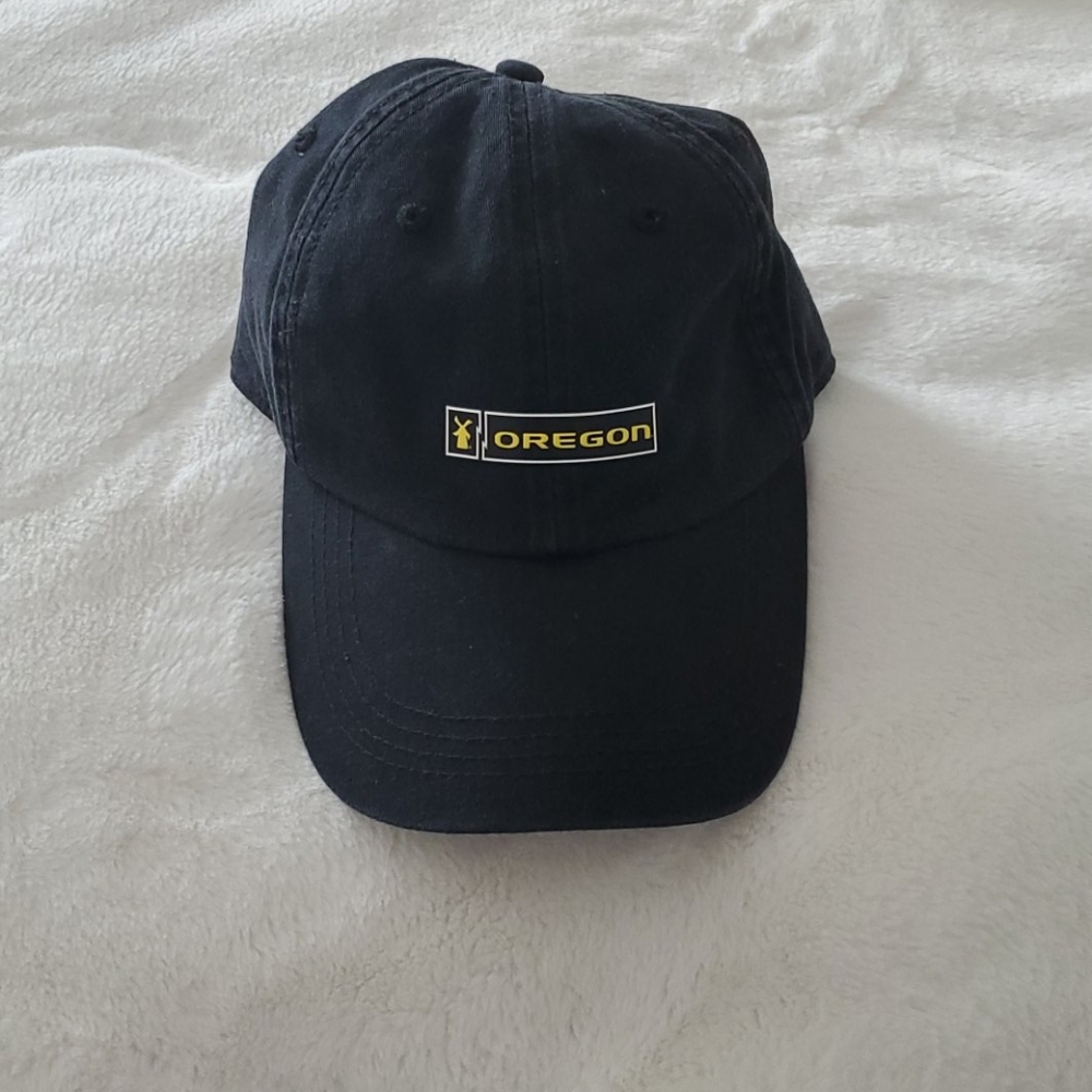 Black baseball cap